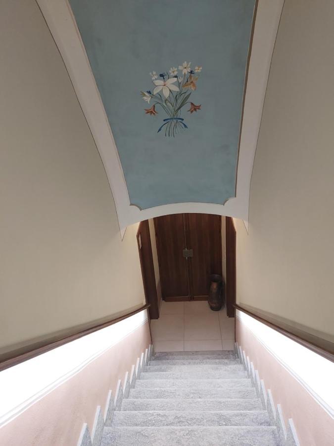 Moon Garden Villa Mongardino Bagian luar foto