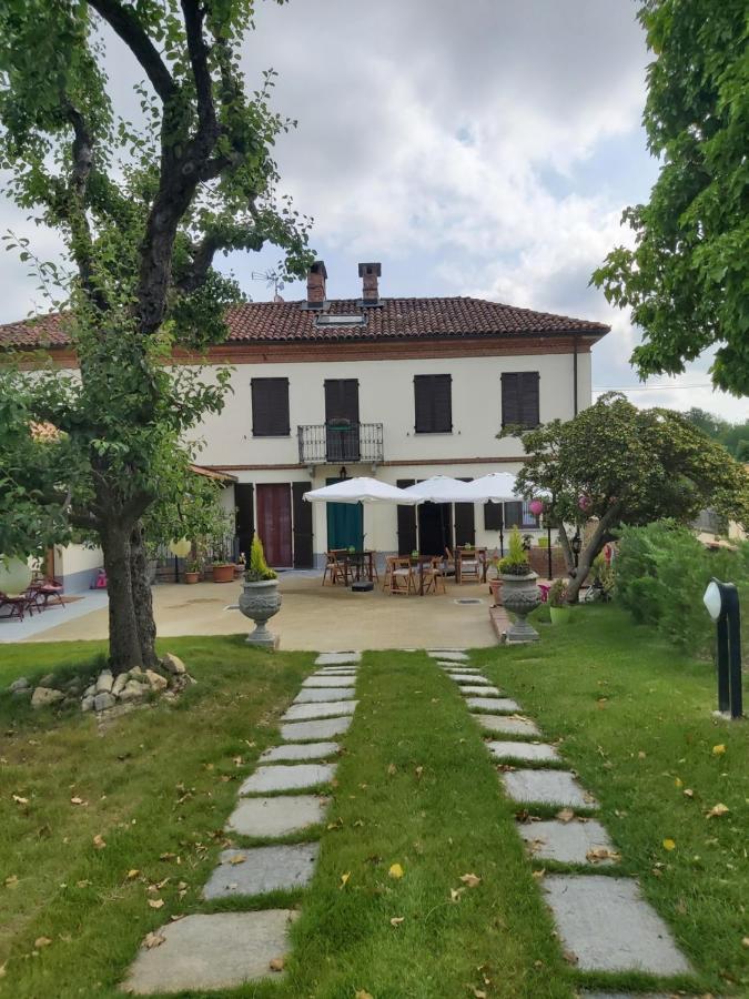 Moon Garden Villa Mongardino Bagian luar foto